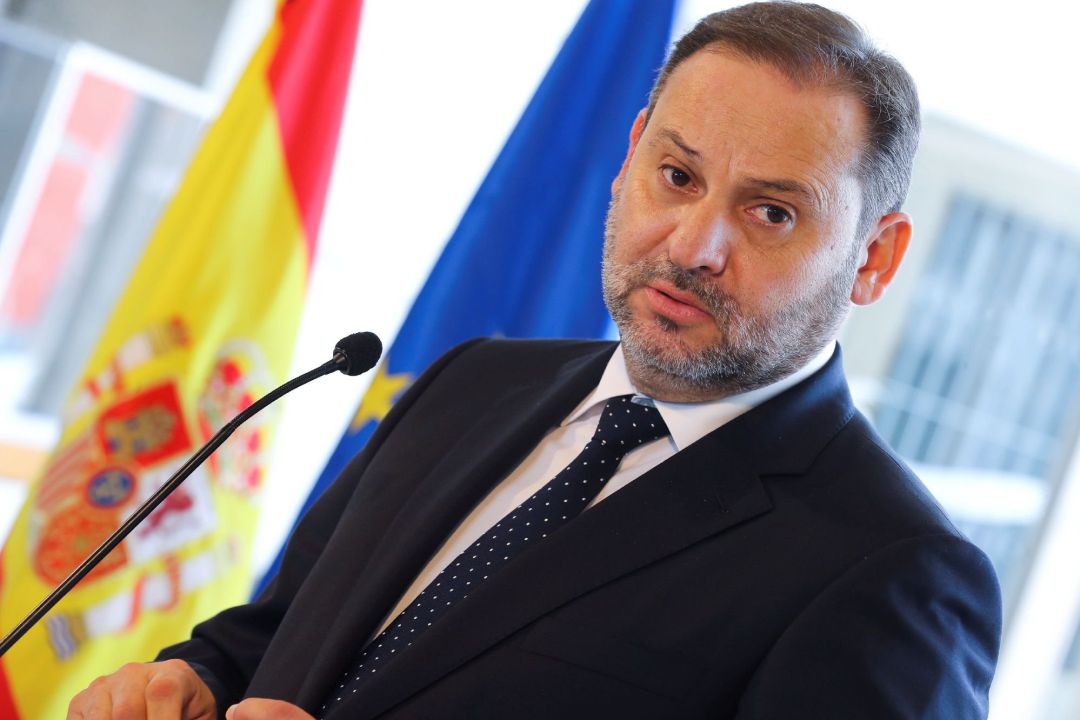 El ministro de Transportes, José Luis Ábalos, durante la rueda de prensa que ofreció este viernes El ministro de Transportes, José Luis Ábalos, durante la rueda de prensa que ofreció este viernes