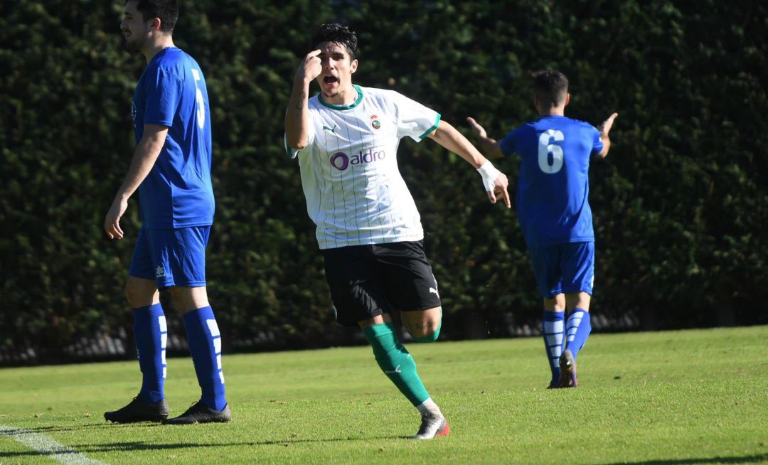 Mati Castillo celebra el gol anotado ante el Atlético Albericia Mati Castillo celebra el gol anotado ante el Atlético Albericia