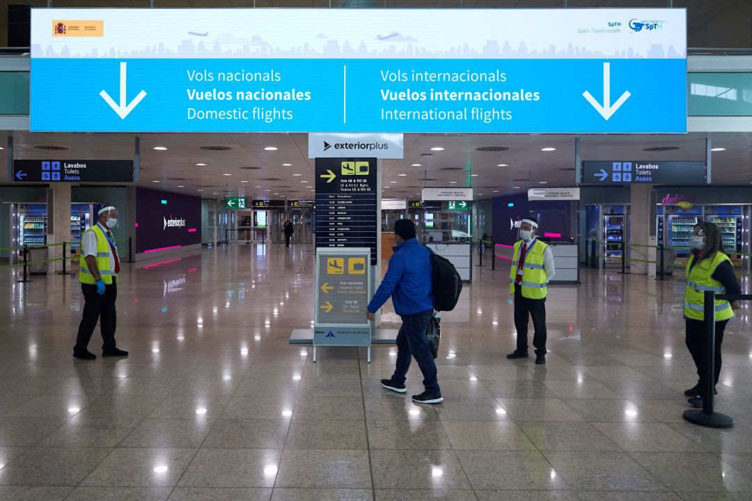 Vista de las instalaciones del Aeropuerto Josep Tarradellas-El Prat de Barcelona que se adaptan para aplicar el nuevo protocolo de seguridad en los aeropuertos españoles Vista de las instalaciones del Aeropuerto Josep Tarradellas-El Prat de Barcelona que se adaptan para aplicar el nuevo protocolo de seguridad en los aeropuertos españoles