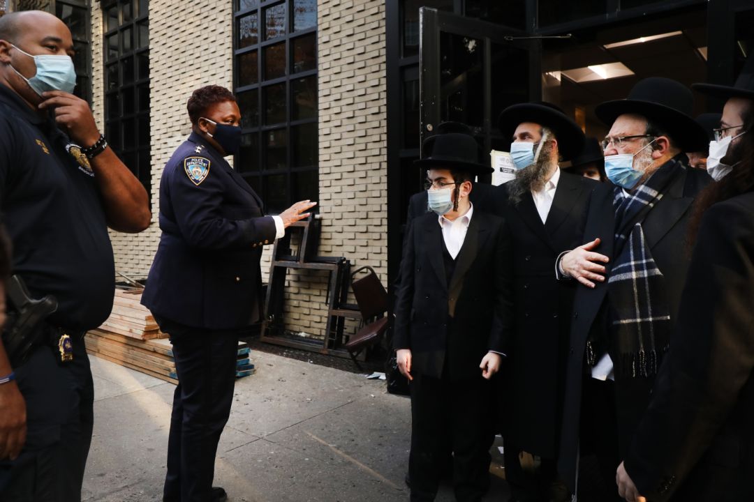 La policía investiga la multitudinaria boda en Nueva York La policía investiga la multitudinaria boda en Nueva York
