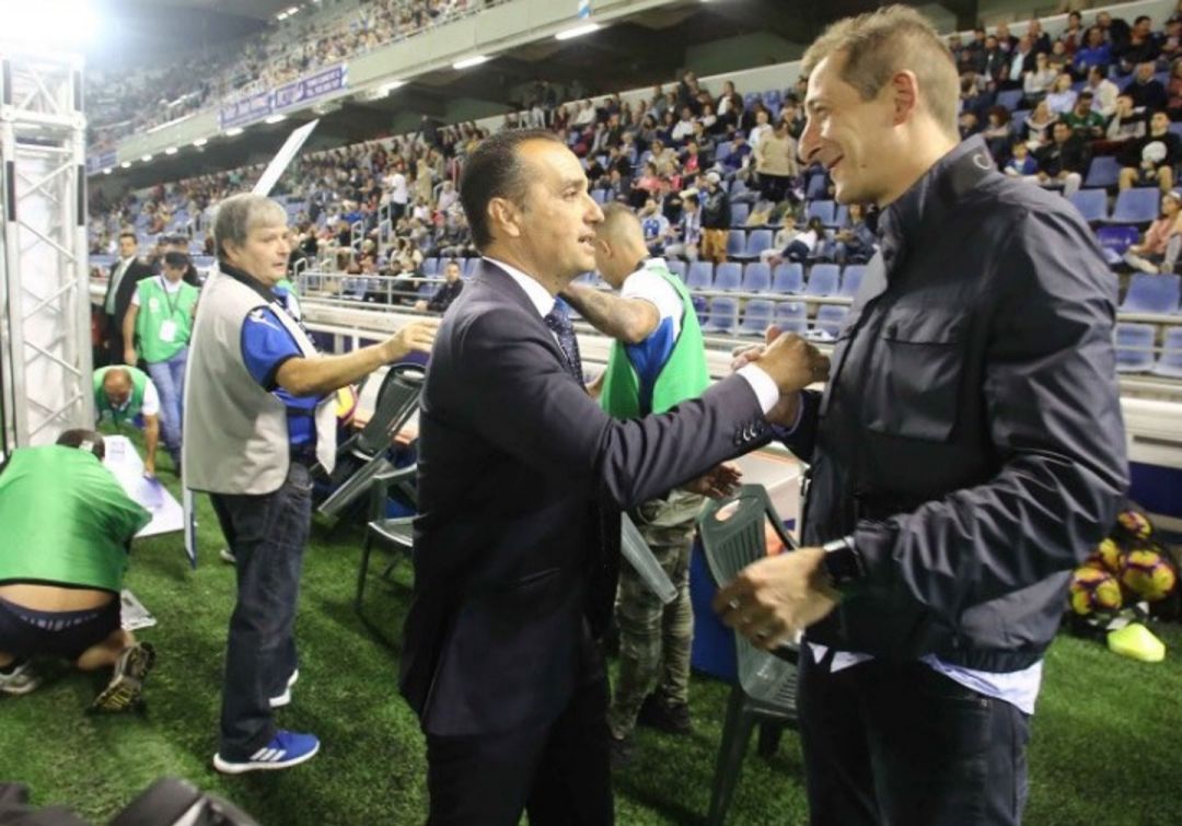 Ramis y Oltra se saludan en un partido en el Rodríguez López Ramis y Oltra se saludan en un partido en el Rodríguez López
