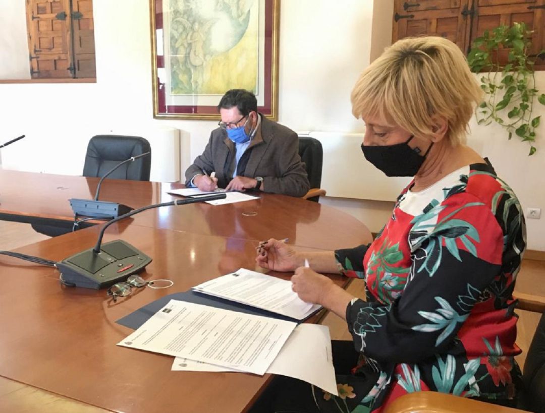 Convenio con la UNED Convenio con la UNED
