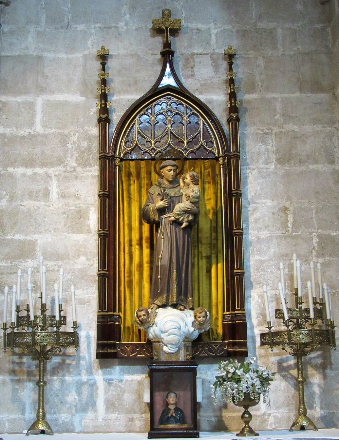 Imagen de San Antonio de Padua, una de las más veneradas de la Seu Imagen de San Antonio de Padua, una de las más veneradas de la Seu