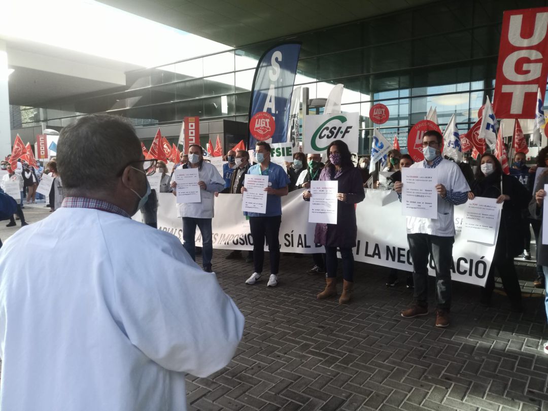Protesta este lunes de los profesionales sanitarios en Son Espases. Protesta este lunes de los profesionales sanitarios en Son Espases.