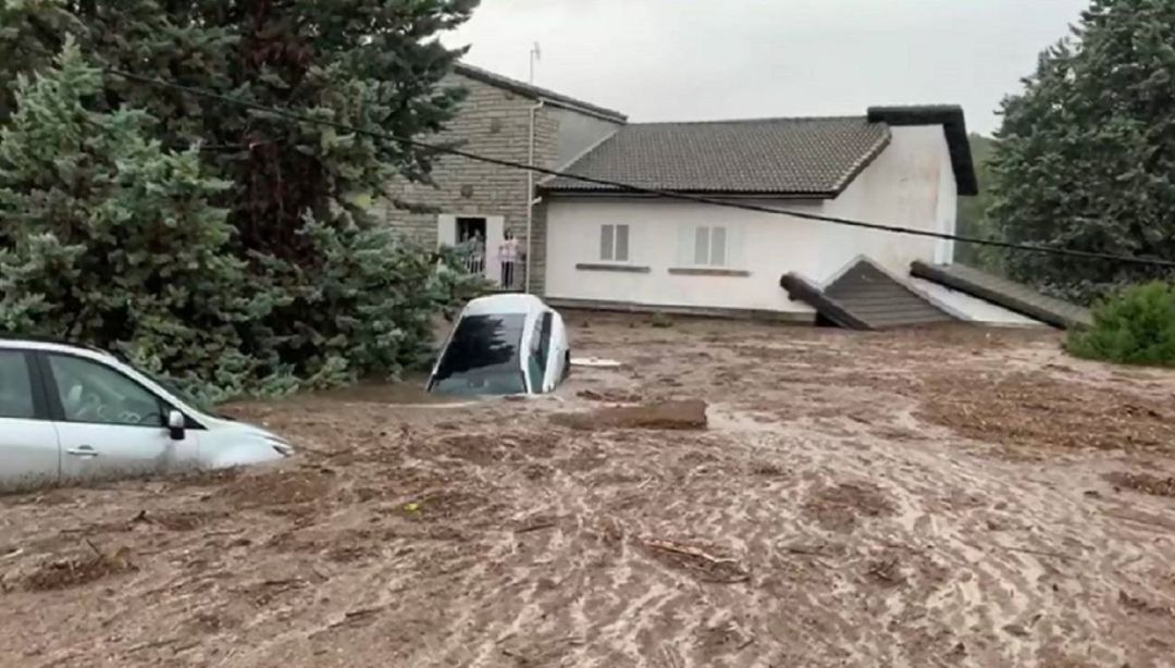Captura de un video grabado por un vecino, en Agosto de 2019, que muestra los daños provocados por la tormenta Captura de un video grabado por un vecino, en Agosto de 2019, que muestra los daños provocados por la tormenta