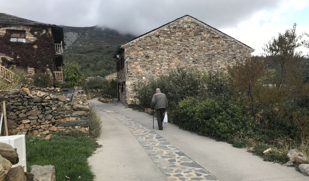 Las tiendas de los pequeños pueblos acaban siendo espacios "multiusos" Las tiendas de los pequeños pueblos acaban siendo espacios "multiusos"