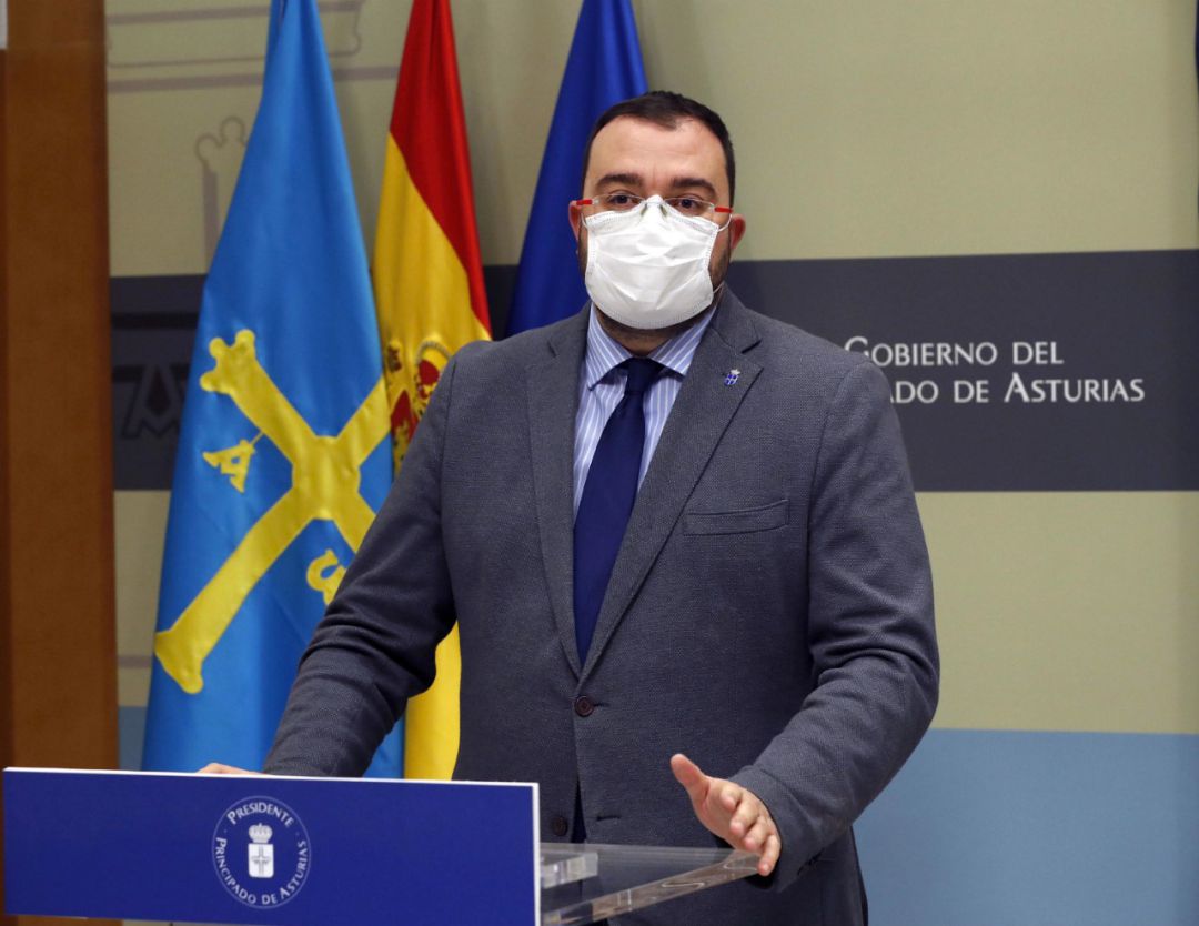 El presidente del Principado, Adrián Barbón, durante la rueda de prensa. El presidente del Principado, Adrián Barbón, durante la rueda de prensa.