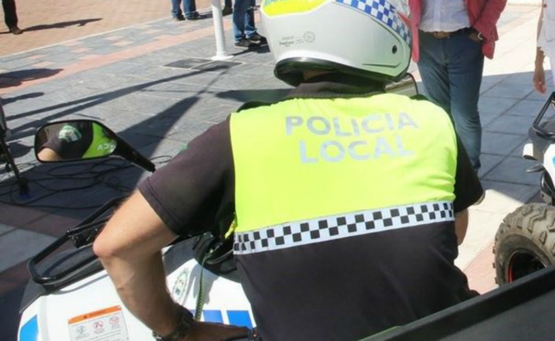Los agentes municipales intervinieron en el evento ilegal en Málaga Los agentes municipales intervinieron en el evento ilegal en Málaga