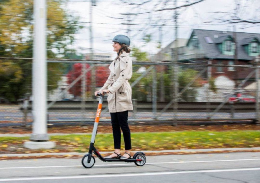 Vitoria regulará a finales de año el uso de patinetes. Entre las medidas, se prevee que circulen en zonas 30 y no podrán hacerlo en tramos interurbanos. Vitoria regulará a finales de año el uso de patinetes. Entre las medidas, se prevee que circulen en zonas 30 y no podrán hacerlo en tramos interurbanos.