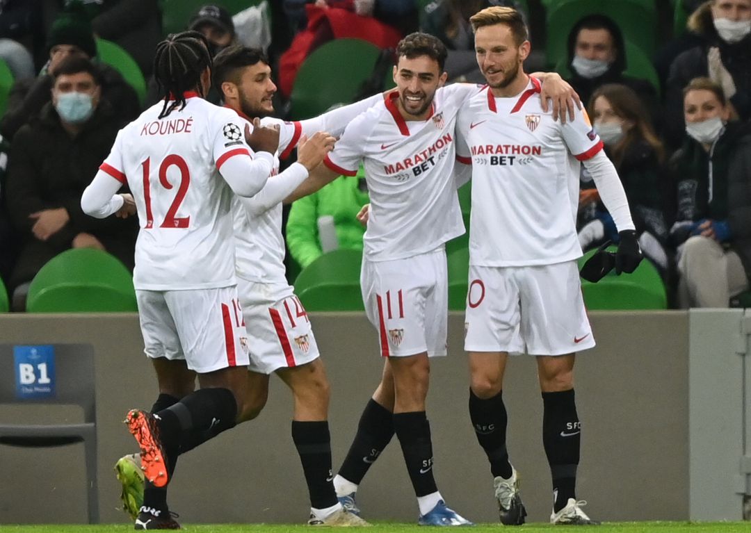 Los jugadores celebrando el gol de Rakitic Los jugadores celebrando el gol de Rakitic