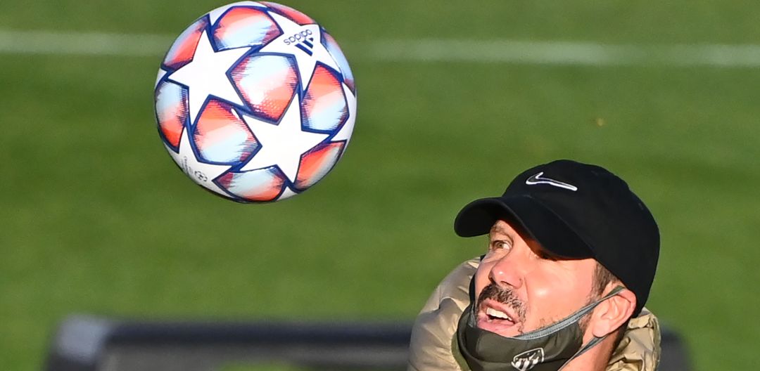 Simeone, durante un entrenamiento previo al partido ante el Lokomotiv Simeone, durante un entrenamiento previo al partido ante el Lokomotiv