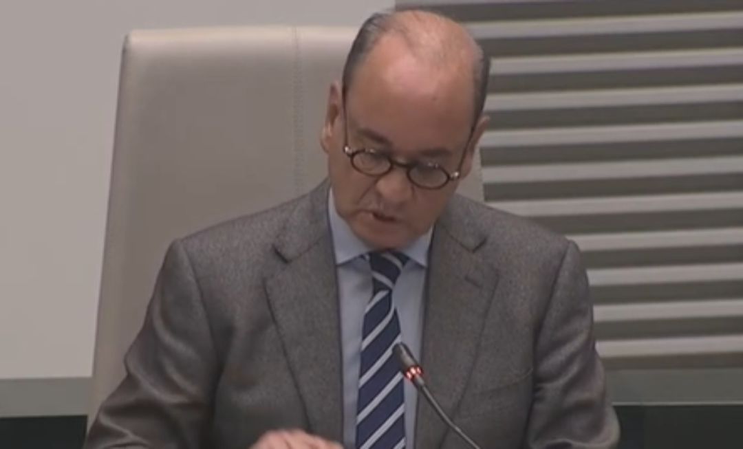 Indignación por lo que dice un concejal de Vox: "El recorrido de la ley Celaá será cortito, como su cerebro" Indignación por lo que dice un concejal de Vox: "El recorrido de la ley Celaá será cortito, como su cerebro"
