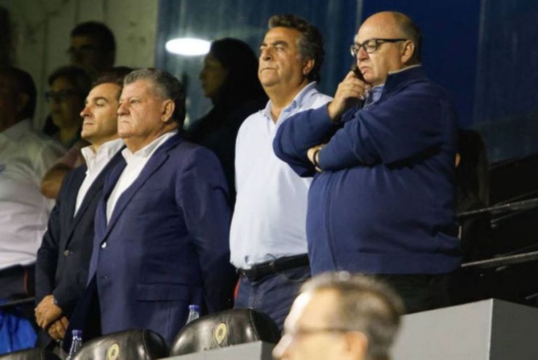 Ramírez, Ortiz y Botella en el palco del Rico Pérez Ramírez, Ortiz y Botella en el palco del Rico Pérez