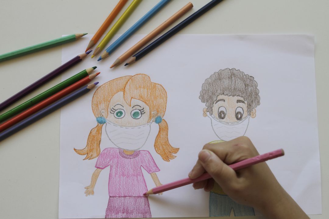 La ONG Sonrisas del Suroeste atiende en Tenerife a cientos de personas, entre ellas, esta familia de nueve miembros con grandes dificultades económicas La ONG Sonrisas del Suroeste atiende en Tenerife a cientos de personas, entre ellas, esta familia de nueve miembros con grandes dificultades económicas