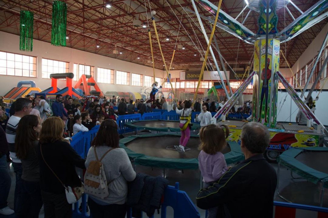Foto de archivo de una de las ediciones pasadas de Juveándalus, en Fermasa, la Feria de Muestras de Armilla-Granada Foto de archivo de una de las ediciones pasadas de Juveándalus, en Fermasa, la Feria de Muestras de Armilla-Granada