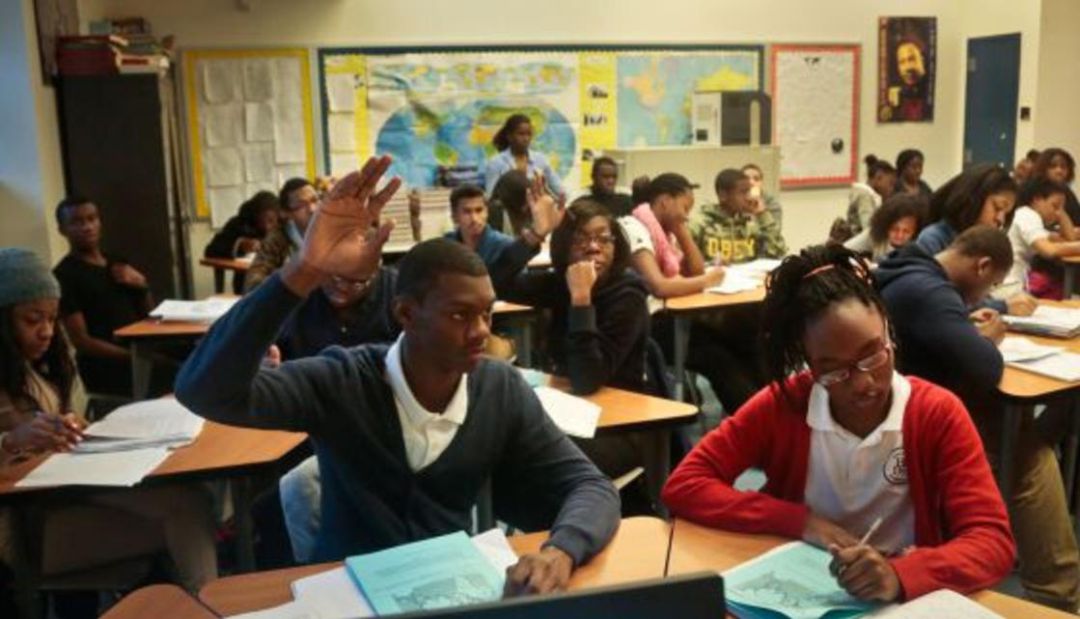 Jóvenes estudiantes estadounidenses Jóvenes estudiantes estadounidenses