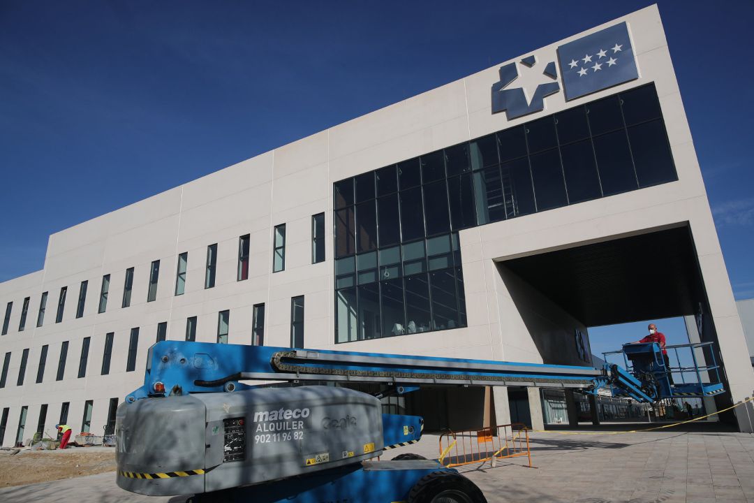 Maquinaría de obra en el Hospital de Emergencias de la Comunidad de Madrid, el Hospital Isabel Zendal. Maquinaría de obra en el Hospital de Emergencias de la Comunidad de Madrid, el Hospital Isabel Zendal.