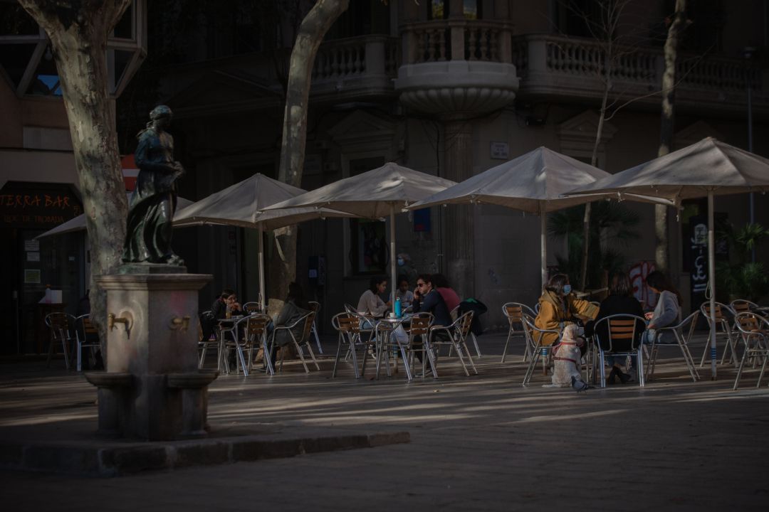 Imagen de una terraza de hostelería en España. Imagen de una terraza de hostelería en España.
