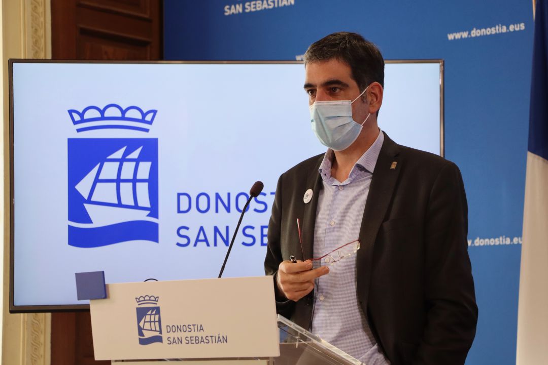 El alcalde de San Sebastián, Eneko Goia, en su comparecencia de este martes ante los medios de comunicación. El alcalde de San Sebastián, Eneko Goia, en su comparecencia de este martes ante los medios de comunicación.