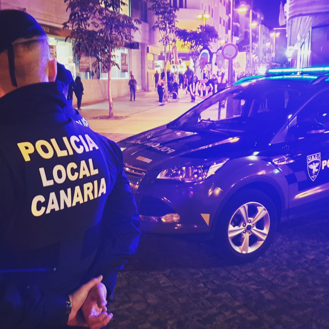 Agente de la USCI de la Policía Local de Arrecife. Agente de la USCI de la Policía Local de Arrecife.