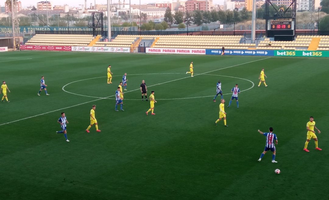 Fase del encuentro en el Mini Estadi de Villarreal Fase del encuentro en el Mini Estadi de Villarreal