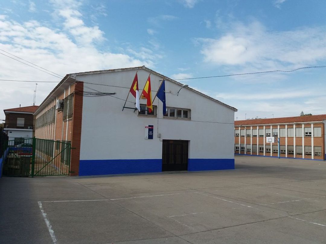 Instalaciones del colegio, cuya nueva construcción es una petición de hace años Instalaciones del colegio, cuya nueva construcción es una petición de hace años