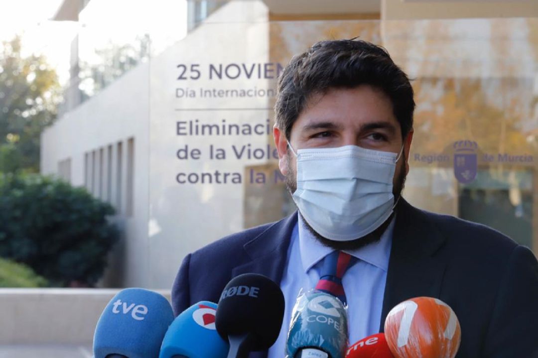 López Miras abre la puerta a relajar el cierre perimetral en Navidad en función de la situación epidemiológica López Miras abre la puerta a relajar el cierre perimetral en Navidad en función de la situación epidemiológica