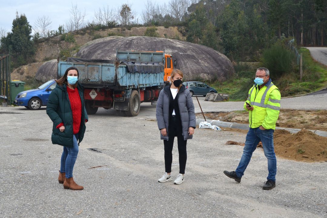 Lucía Pereira (izquierda), concejala de Seguridad y Tráfico de Salceda, junto a la alcaldesa Loli Castiñeira. Lucía Pereira (izquierda), concejala de Seguridad y Tráfico de Salceda, junto a la alcaldesa Loli Castiñeira.