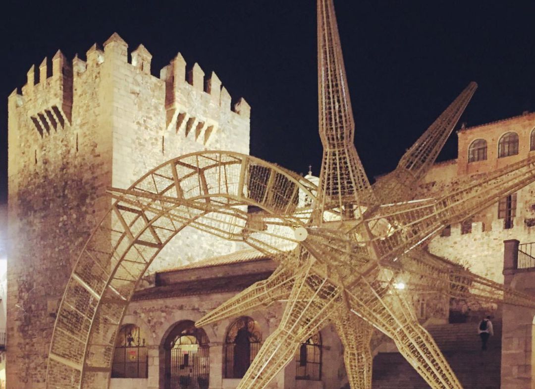 Estrella de Navidad en la Plaza Mayor Estrella de Navidad en la Plaza Mayor
