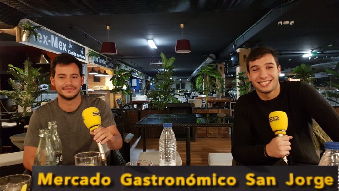 Aarón Escoda, fisio del Alcoyano y Edgar, gerente de uno de los establecimientos del Mercado G San Jorge Aarón Escoda, fisio del Alcoyano y Edgar, gerente de uno de los establecimientos del Mercado G San Jorge