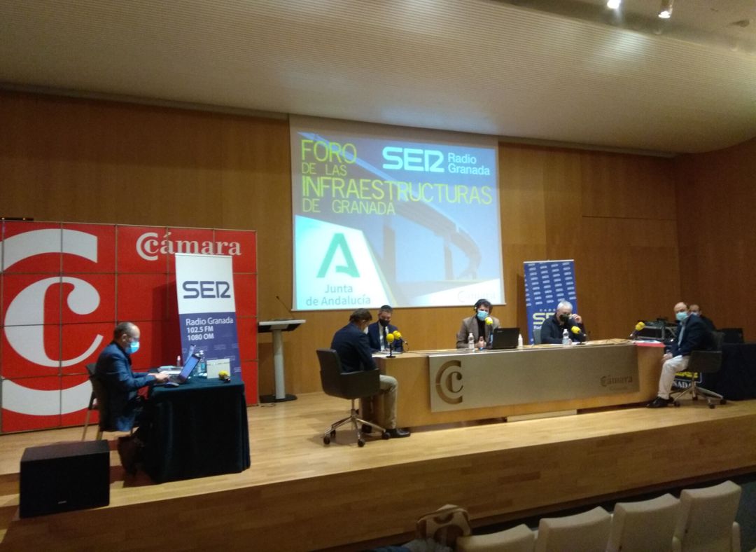 Celebración del I Foro de las Infraestructuras de Granada en la Cámara de Comercio de Granada organizado por Radio Granada-SER y su grupo de emisoras Celebración del I Foro de las Infraestructuras de Granada en la Cámara de Comercio de Granada organizado por Radio Granada-SER y su grupo de emisoras