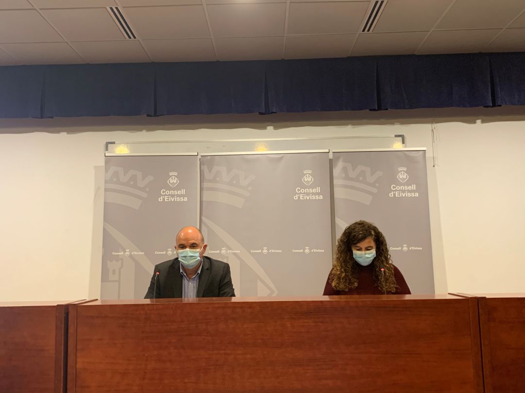 Vicent Marí y Pilar Costa Vicent Marí y Pilar Costa