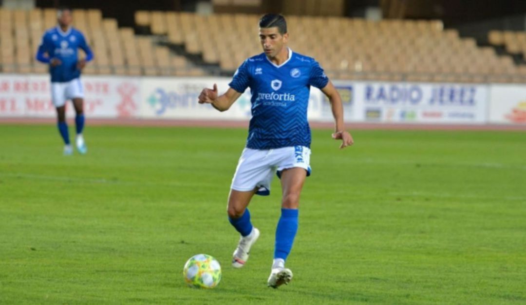Sergio Narváez durante un partido en Chapín con el Xerez DFC Sergio Narváez durante un partido en Chapín con el Xerez DFC