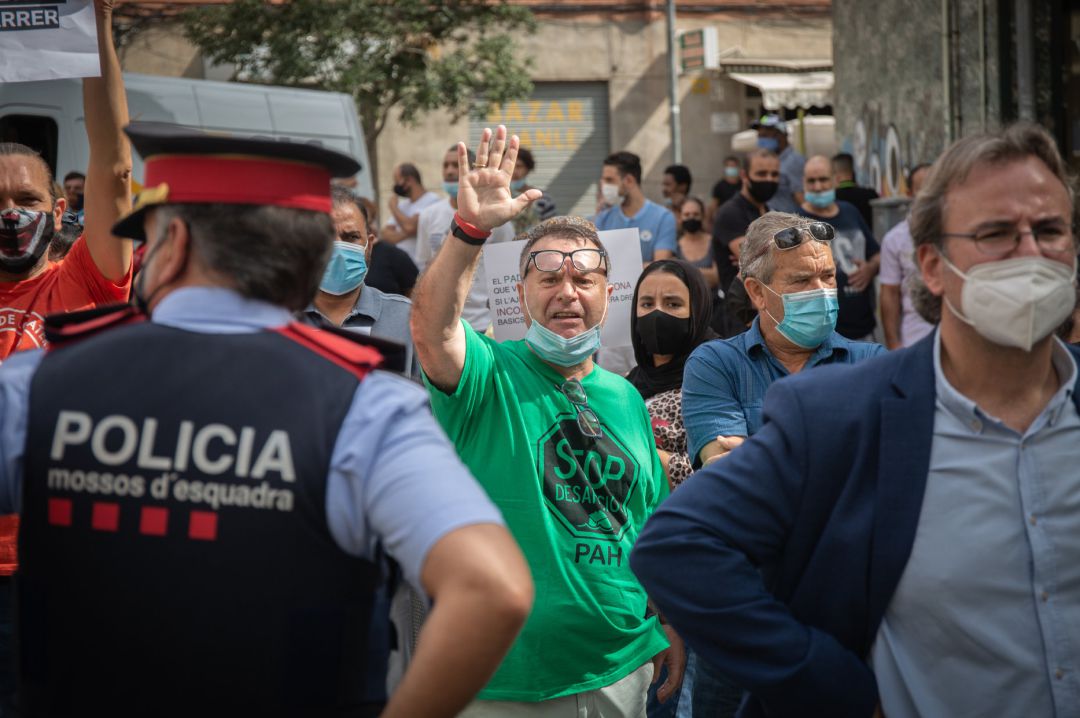 Miembros de Stop Desahucios en una protesta. Miembros de Stop Desahucios en una protesta.