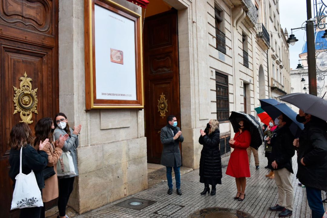 Un instante después del descubrimiento del cartel Un instante después del descubrimiento del cartel
