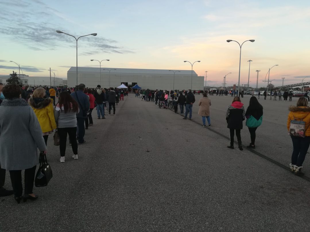 Un 34% de la población arandina participó en el cribado guardando largas colas en el Recinto Ferial Un 34% de la población arandina participó en el cribado guardando largas colas en el Recinto Ferial