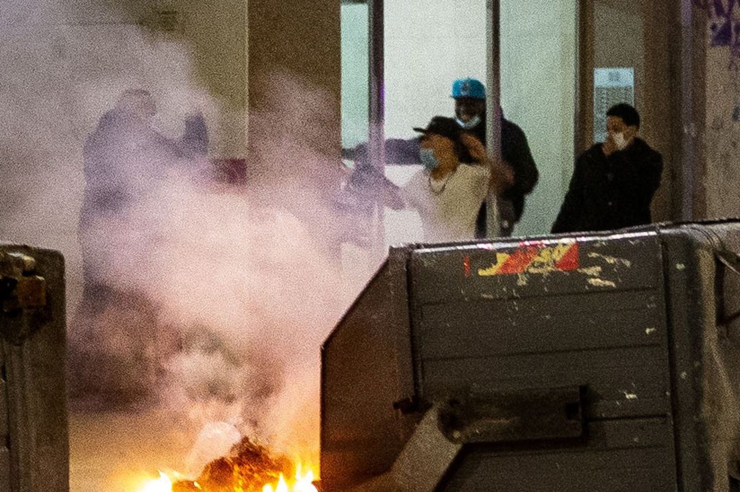 Las imágenes muestran el momento de la agresión al vecino de avanzada edad Las imágenes muestran el momento de la agresión al vecino de avanzada edad