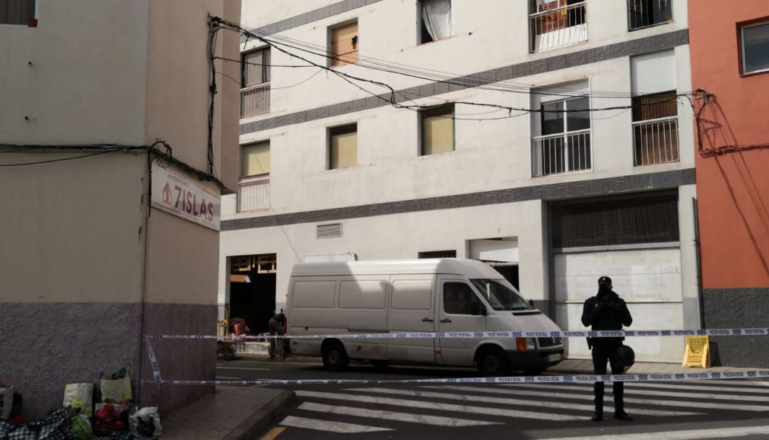Desalojan un edificio ocupado en Taco, La Laguna Desalojan un edificio ocupado en Taco, La Laguna
