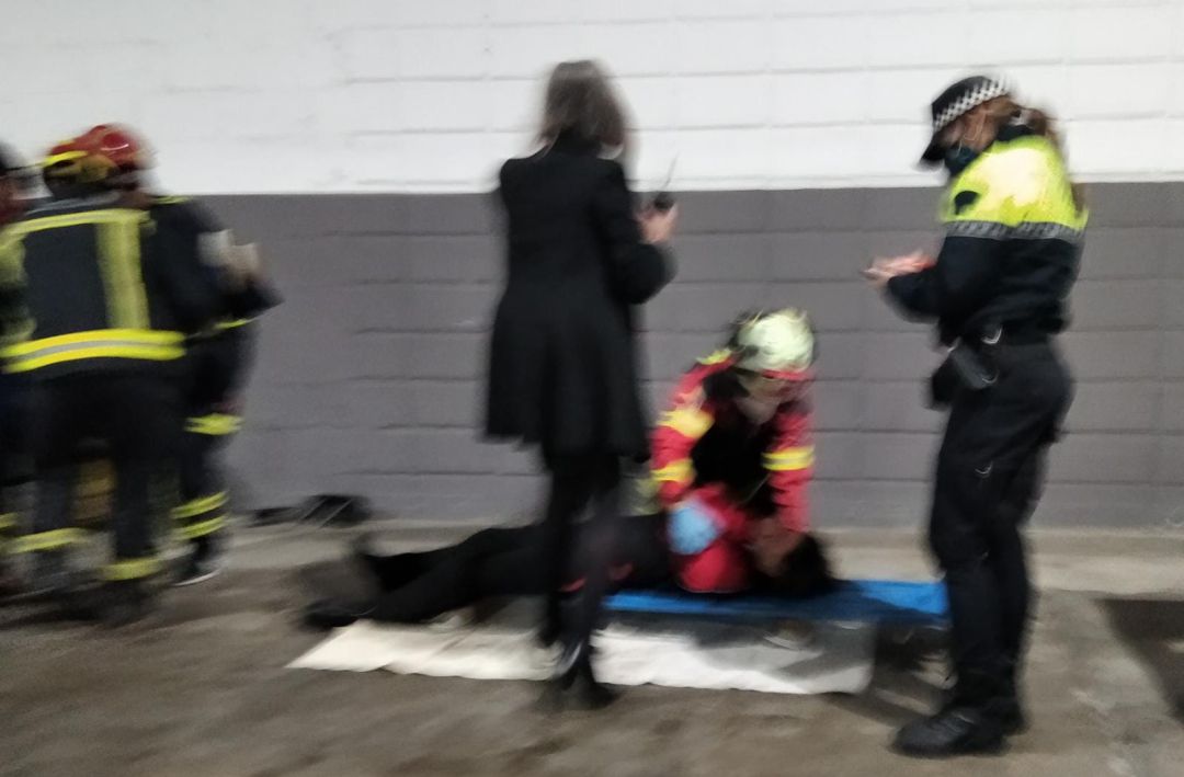 Simulacro de atención durante el curso de Juanma Cervantes en Córdoba con la Fundación Smartbaby y Mentor Training Rescue Simulacro de atención durante el curso de Juanma Cervantes en Córdoba con la Fundación Smartbaby y Mentor Training Rescue