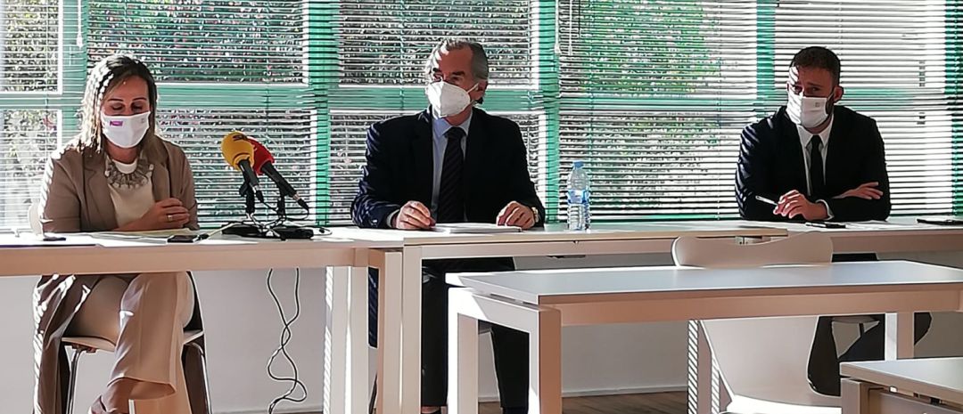 Ethel Vázquez se reúne con la directiva del Colegio de Ingenieros Ethel Vázquez se reúne con la directiva del Colegio de Ingenieros