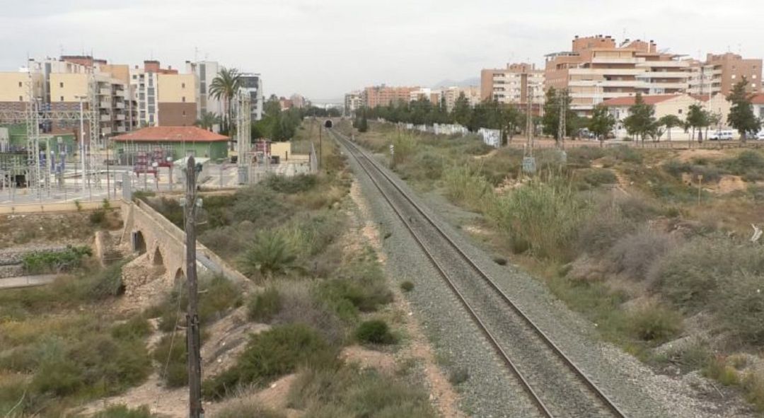 Vías del tren en Altabix Vías del tren en Altabix