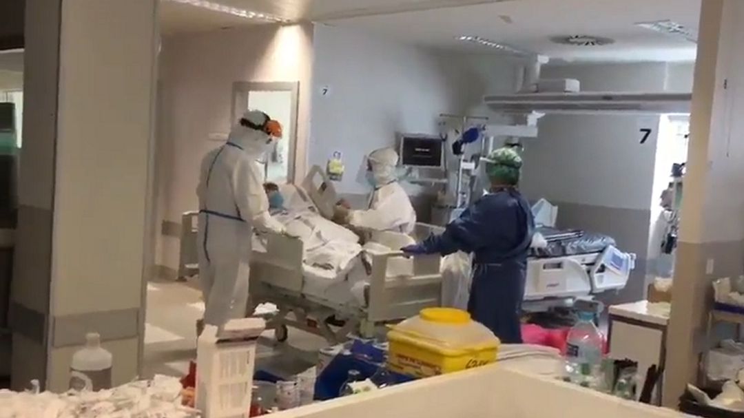 Unidad de Ciudados Intensivos del hospital comarcal Unidad de Ciudados Intensivos del hospital comarcal