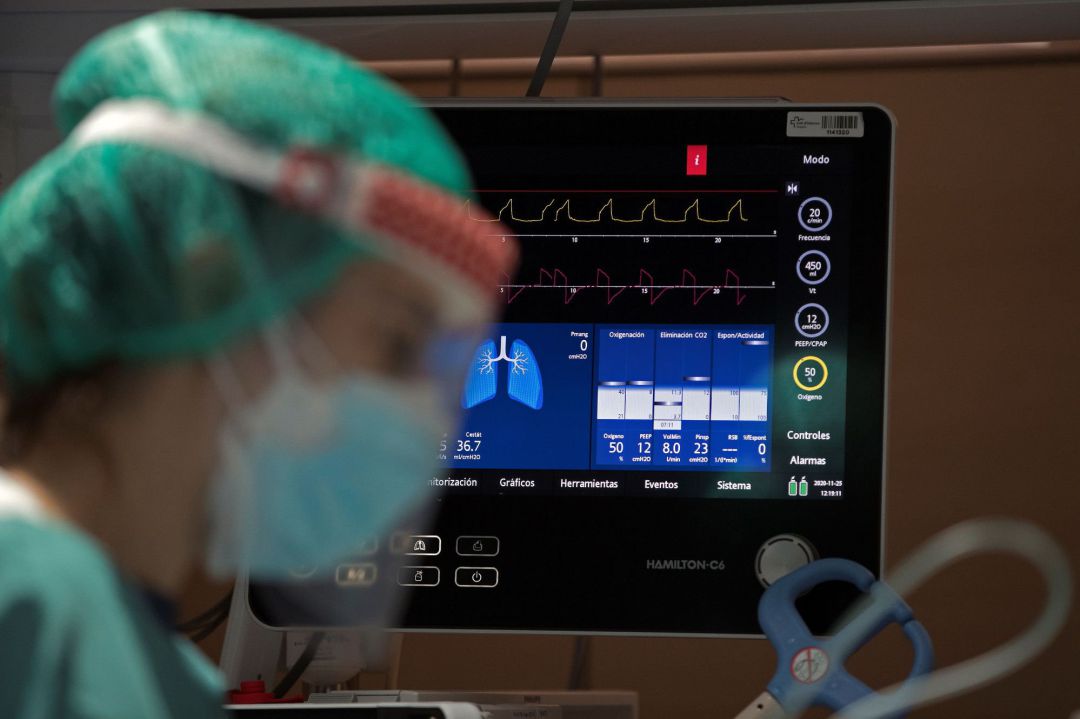 Una UCI d'un hospital català Una UCI d'un hospital català