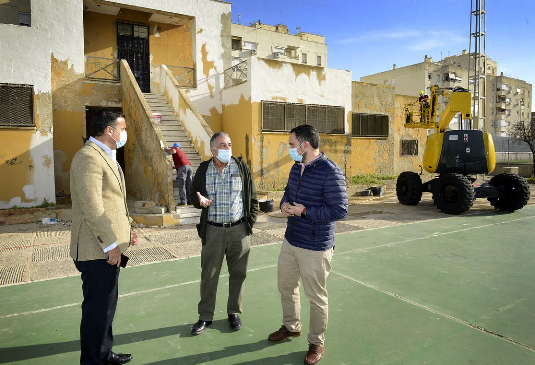 Jesús Alba durante su visita al polideportivo de San Telmo Jesús Alba durante su visita al polideportivo de San Telmo