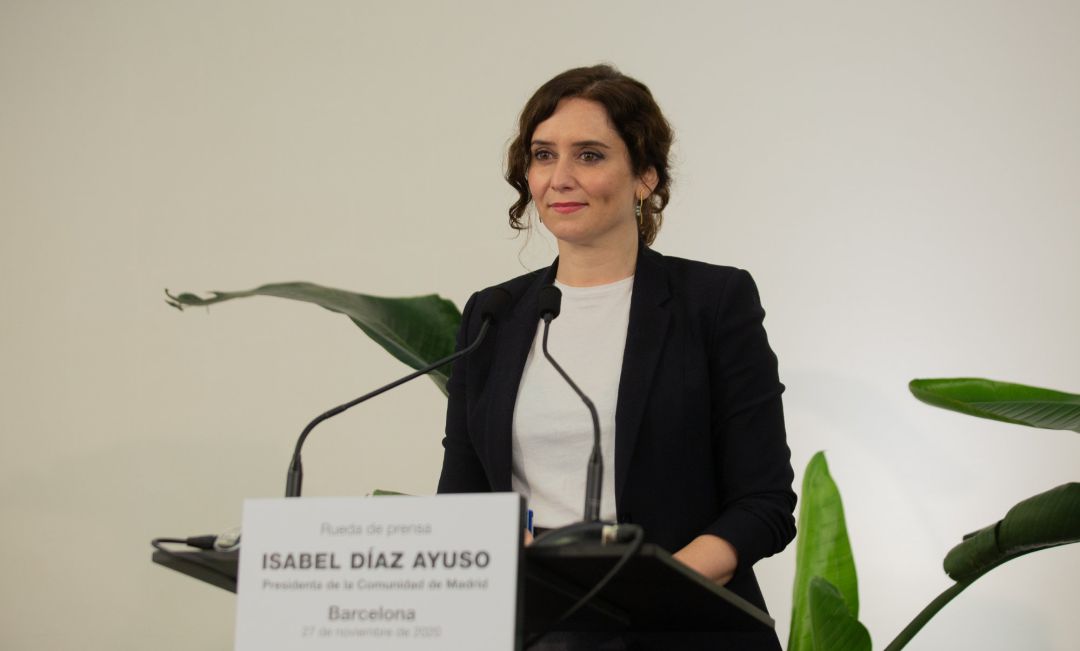 La presidenta de la Comunidad de Madrid, Isabel Díaz Ayuso, interviene en una rueda de prensa convocada en Barcelona, Cataluña. La presidenta de la Comunidad de Madrid, Isabel Díaz Ayuso, interviene en una rueda de prensa convocada en Barcelona, Cataluña.