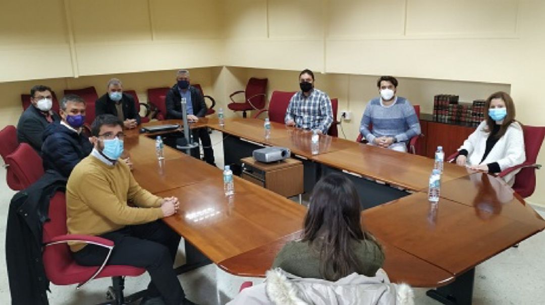 Reunión de los representantes sindicales con los alcaldes de Gerena, Guillena y Salteras. Reunión de los representantes sindicales con los alcaldes de Gerena, Guillena y Salteras.