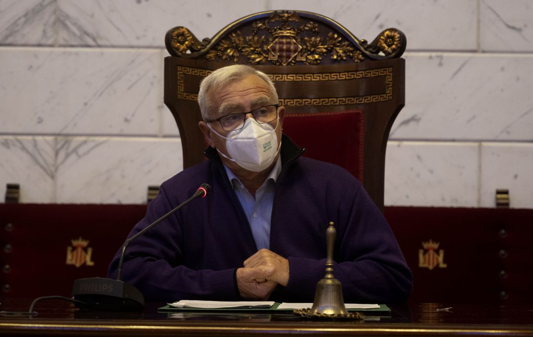 El alcalde de València, Joan Ribó, en el hemiciclo del Ayuntamiento el pasado 25 de noviembre. El alcalde de València, Joan Ribó, en el hemiciclo del Ayuntamiento el pasado 25 de noviembre.