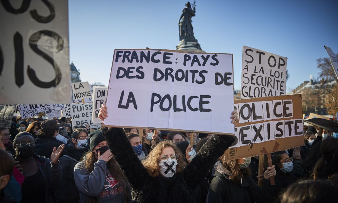 Protestas en París contra la nueva ley de seguridad. Protestas en París contra la nueva ley de seguridad.