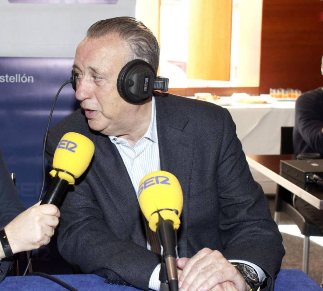 Fernando Roig en los micrófonos de Radio Castellón Cadena Ser Fernando Roig en los micrófonos de Radio Castellón Cadena Ser