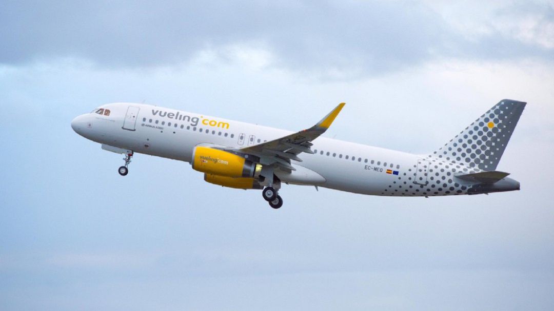 Imagen de archivo de un avión de la compañía Vueling Imagen de archivo de un avión de la compañía Vueling